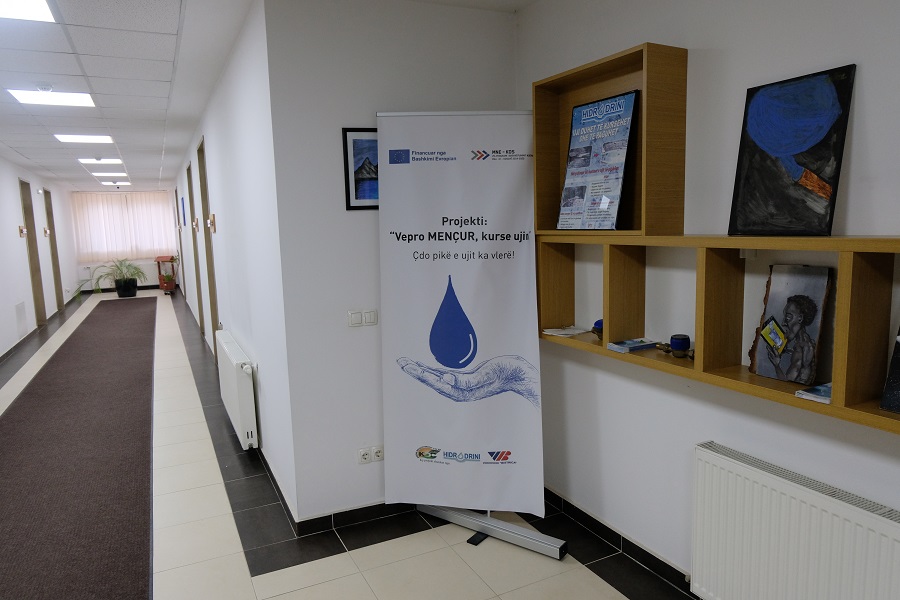 Fushata “Vepro mençur, kurse ujin.”